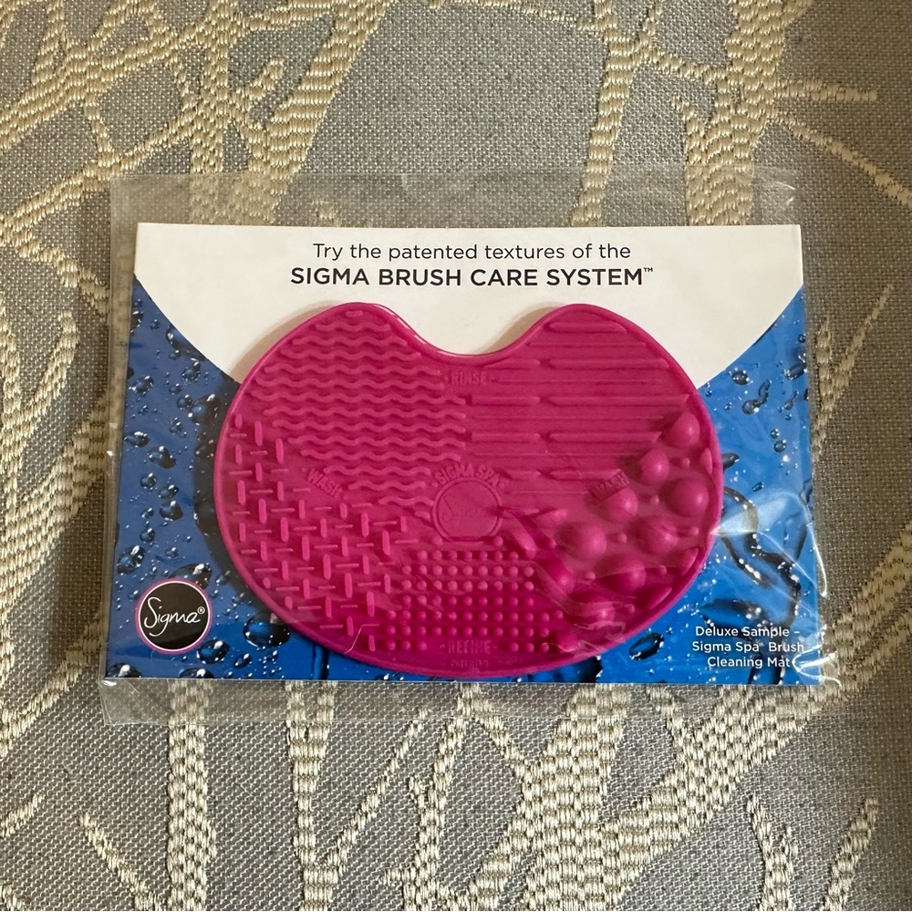 NWT Mini Sigma Brush Cleaning System